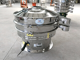 使用一些耐腐蝕、需要干凈的使用環境,比如食品、化工行業,可分為圓形篩、方型篩、滾筒篩等多種型號